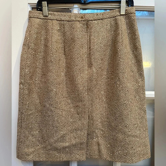 Talbots 100% Wool Italian Fabric Tan Cream Chevron A Line Skirt Size 12 Petite - Picture 4 of 11
